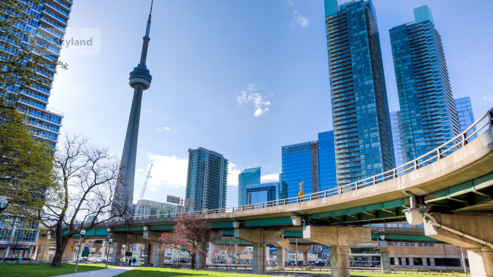 Toronto skyline with the CN Tower