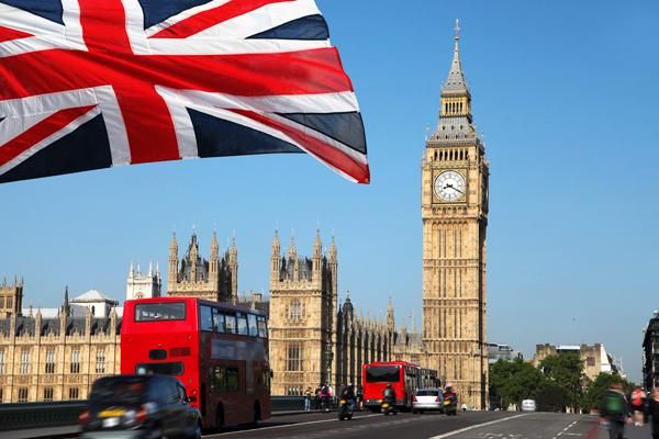 English language support for UK students in London